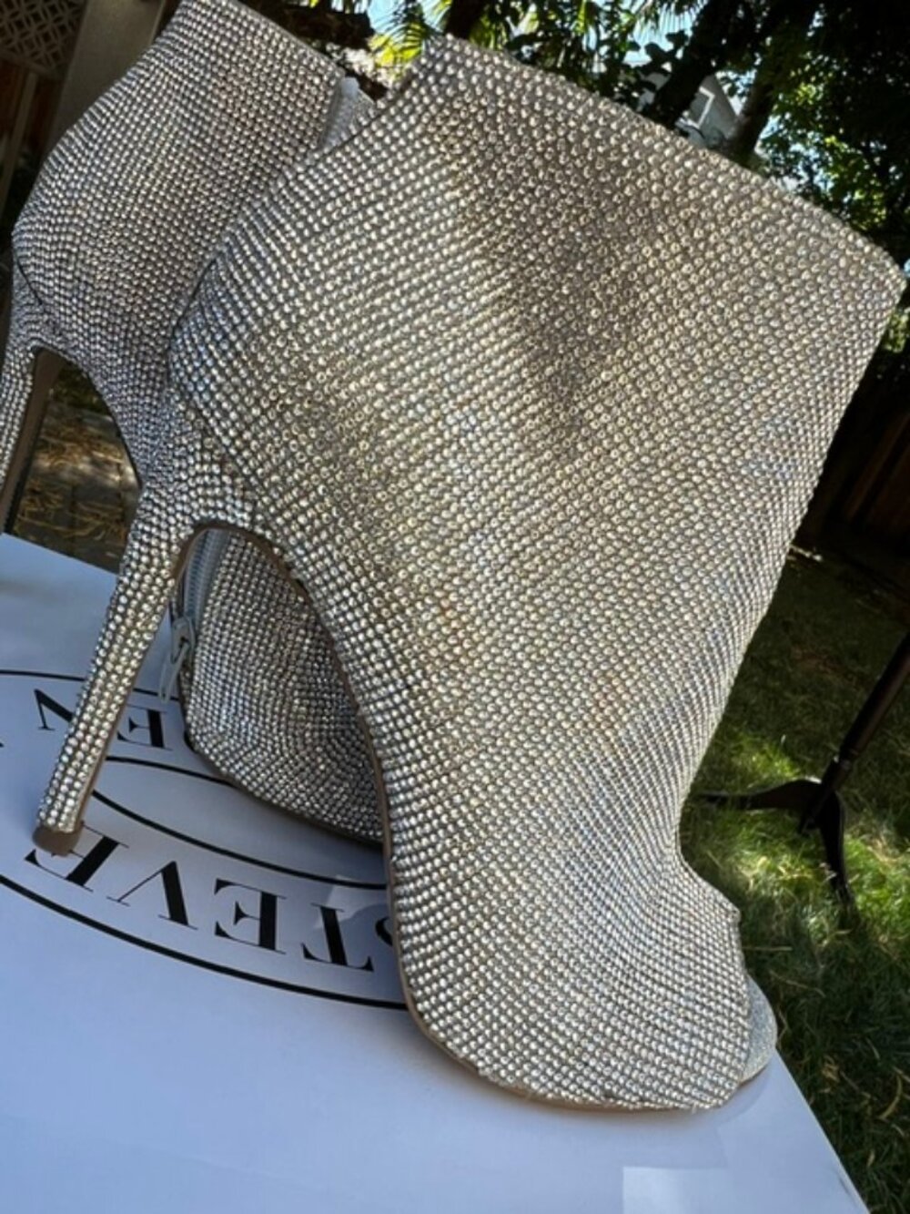NWT Steve Madden rhinestone booties (SZ 8)